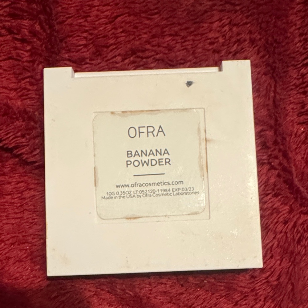 OFRA Banana Powder in White Case